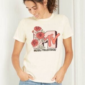 MTV Floral Graphic T-shirt